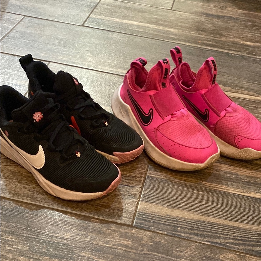 Nike Tennis Shoes